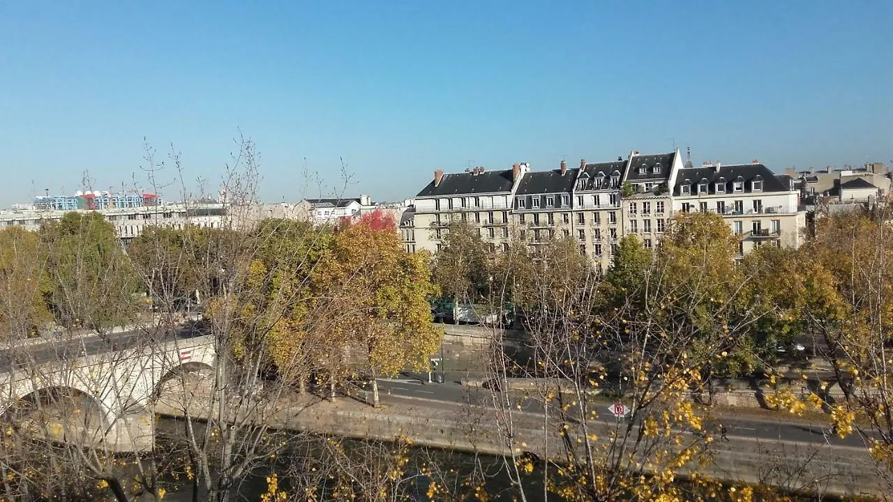 Ile Saint-Louis Glamorous Flat Paris Apartment