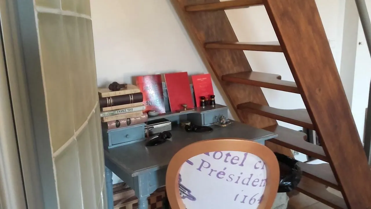 Ile Saint-Louis Glamorous Flat Paris France